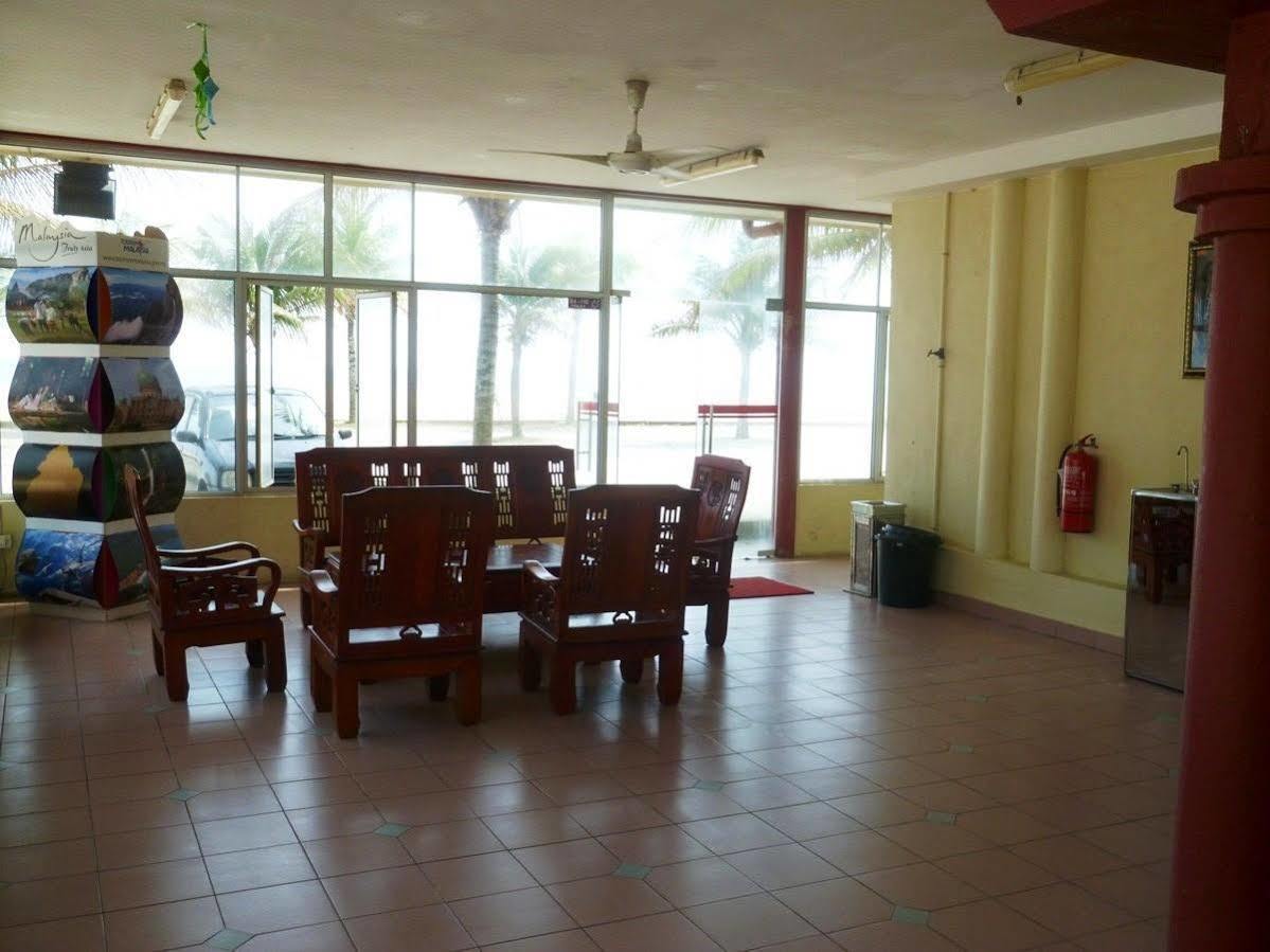 Intan Beach Resort Kuala Terengganu Exterior foto