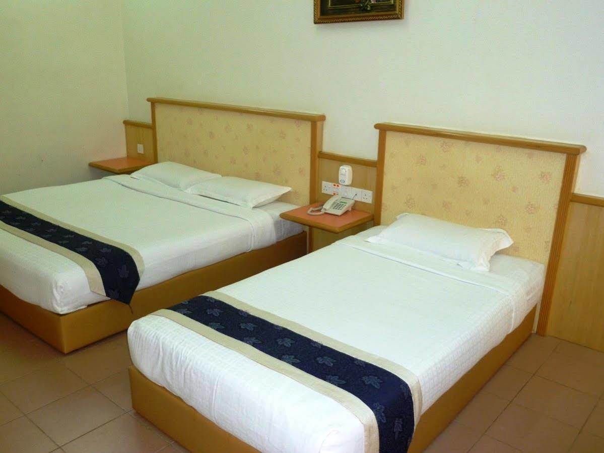 Intan Beach Resort Kuala Terengganu Exterior foto